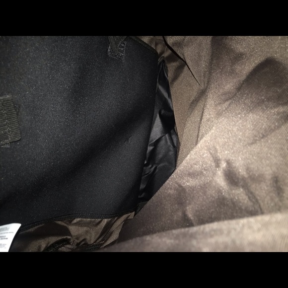 🔥converse shield canvas backpack duffel🔥 - Picture 4 of 5